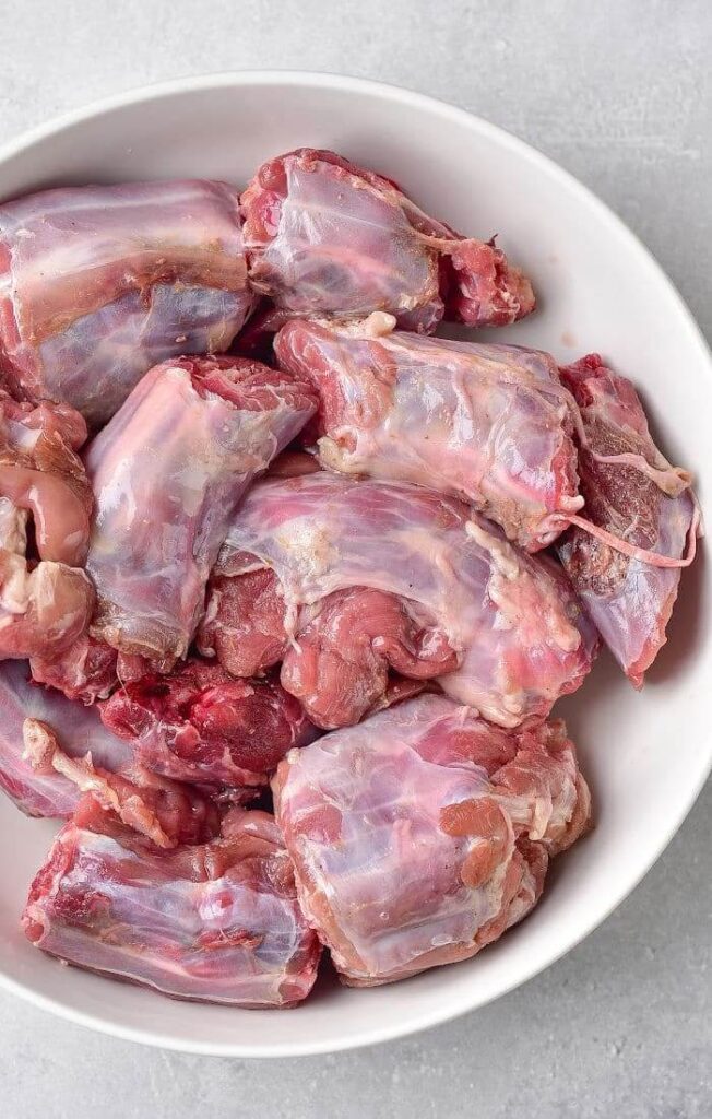 can cats eat turkey necks?